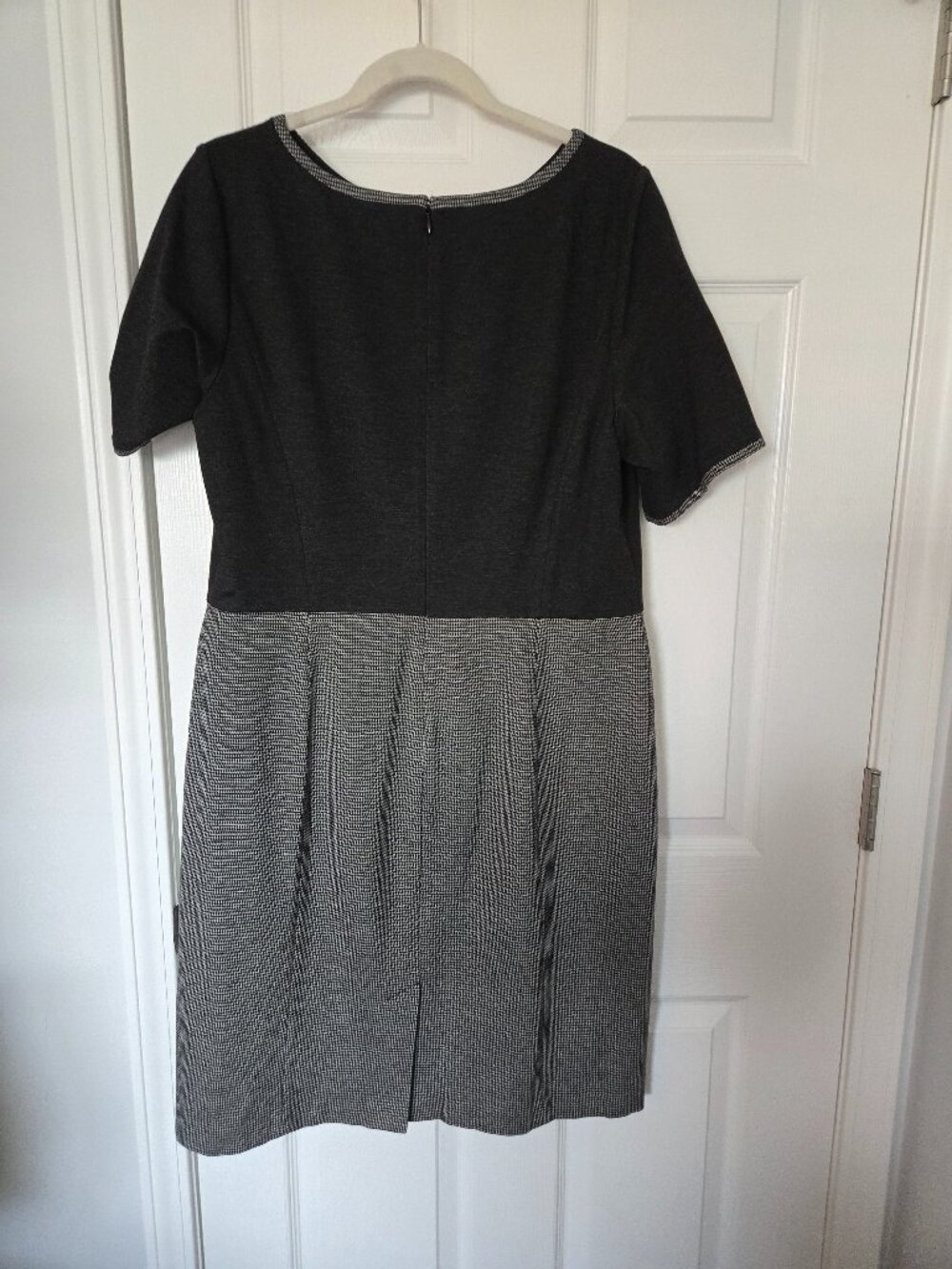 Talbots SZ 14 Black/Grey Houndstooth Work Dress, Good Condition